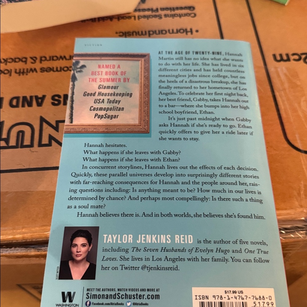Taylor Jenkins Reid (5) Book Bundle - Picture 3 of 7